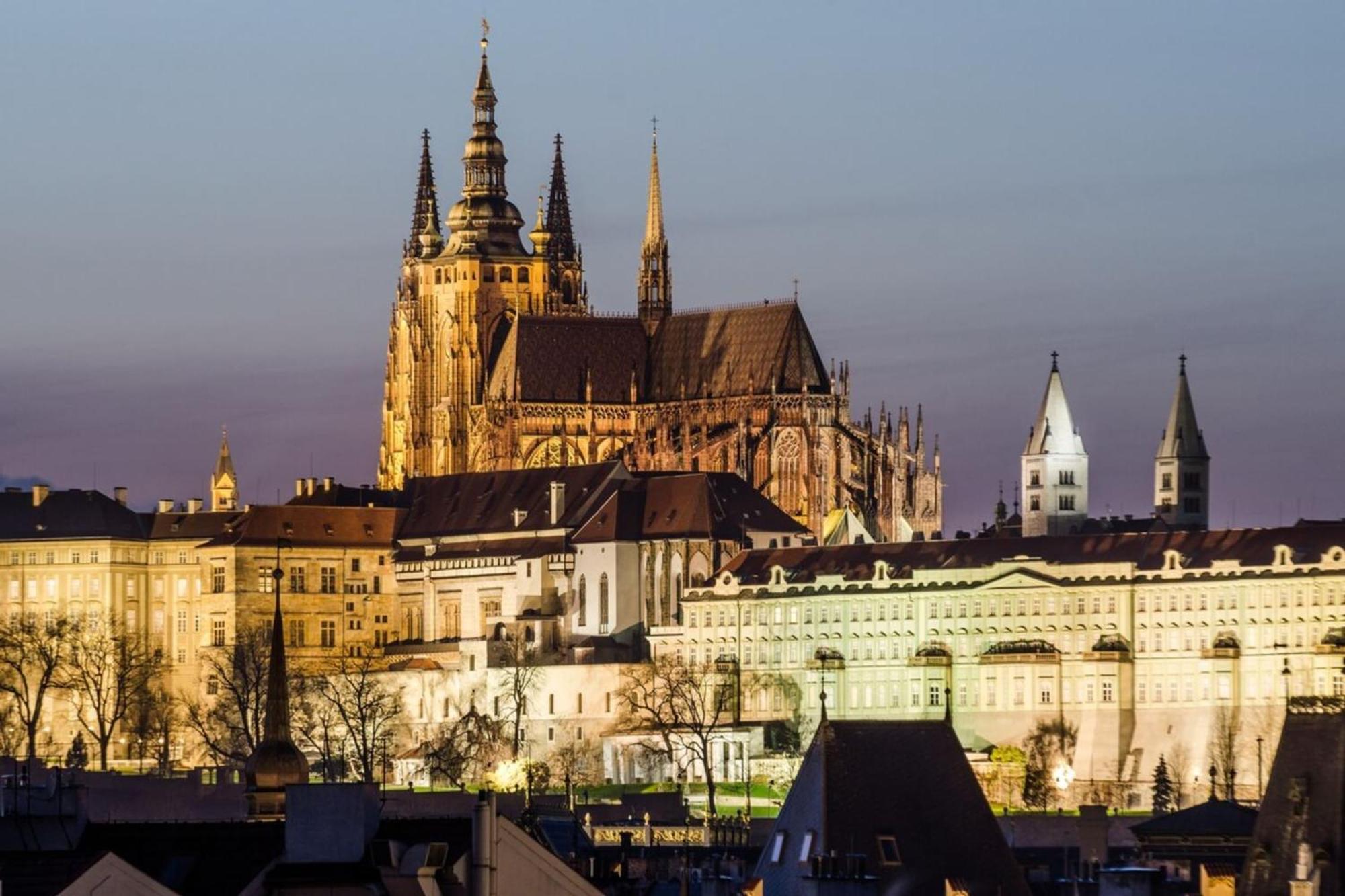 Lejlighed Eli Spacious With Old Town View, Parking & Ac Prag