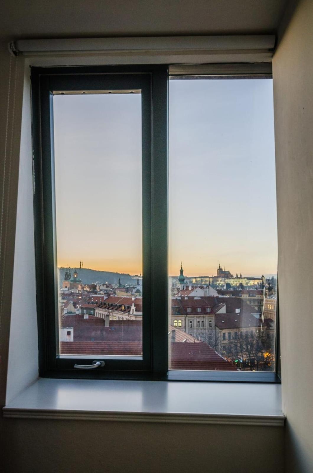 Lägenhet Eli Spacious With Old Town View, Parking & Ac *